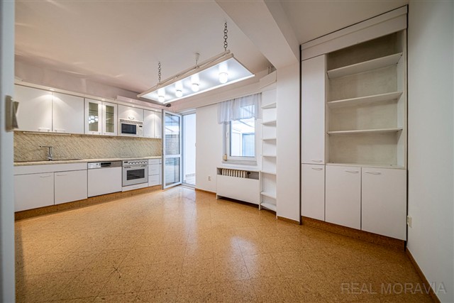 kuchyně s jídelnou [15/35]