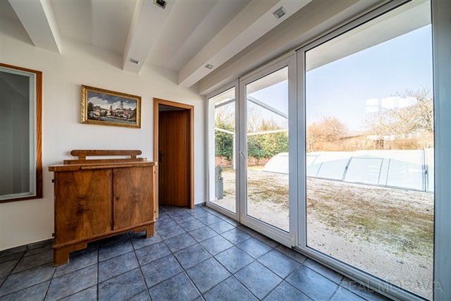 přímý výstup k bazénu [44/89]